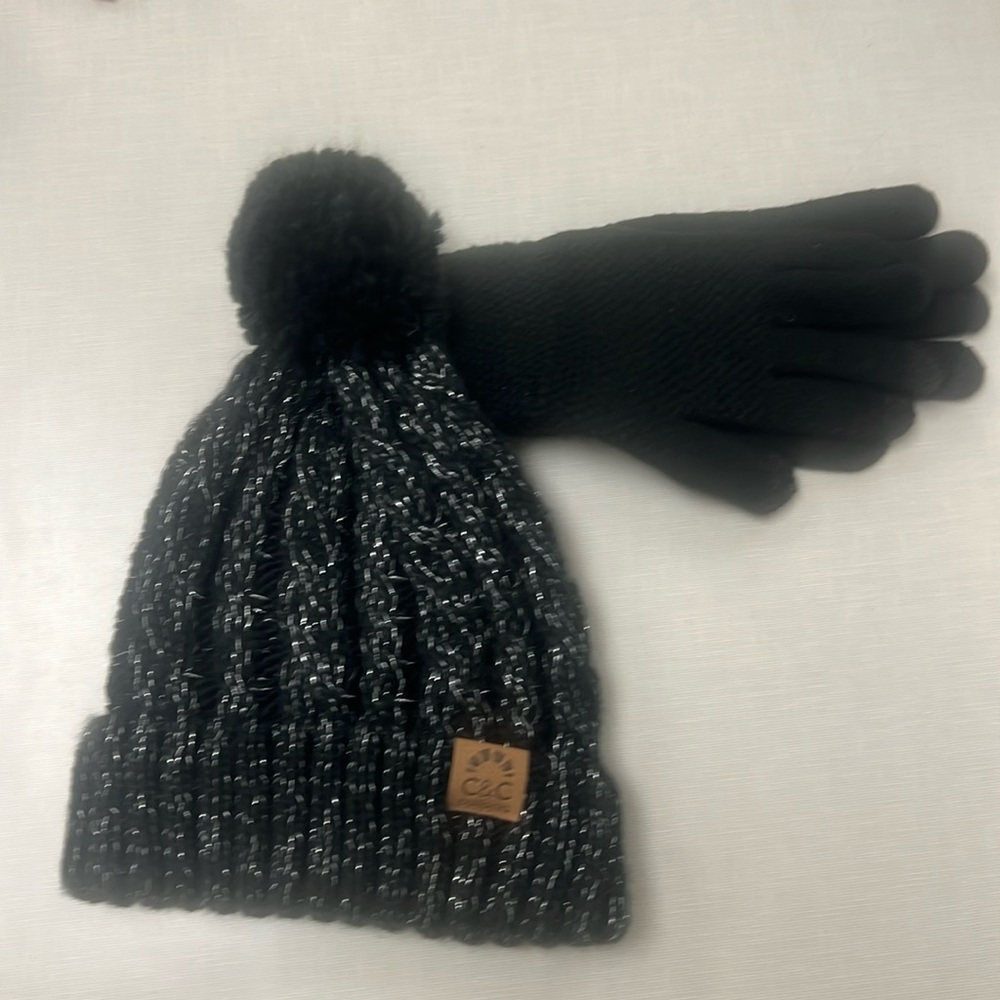CC California Two-Tone Thick Knit Pom Beanie and Gloves Set